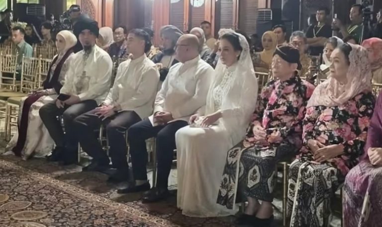Momen Haru Maia Estianty di Siraman Al Ghazali, Duduk Sejajar dengan Ahmad Dhani dan Mulan
