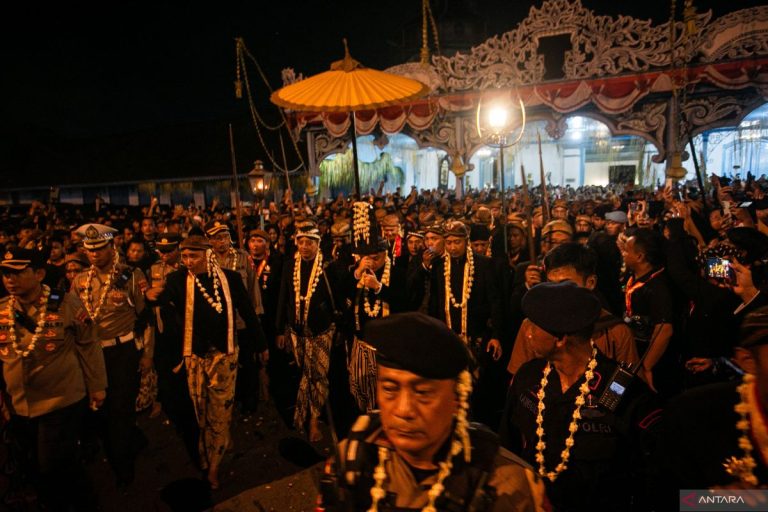 Benarkah Ada Larangan Potong Rambut dan Kuku Saat Malam 1 Suro? Ini Penjelasan Menurut Primbon Jawa
