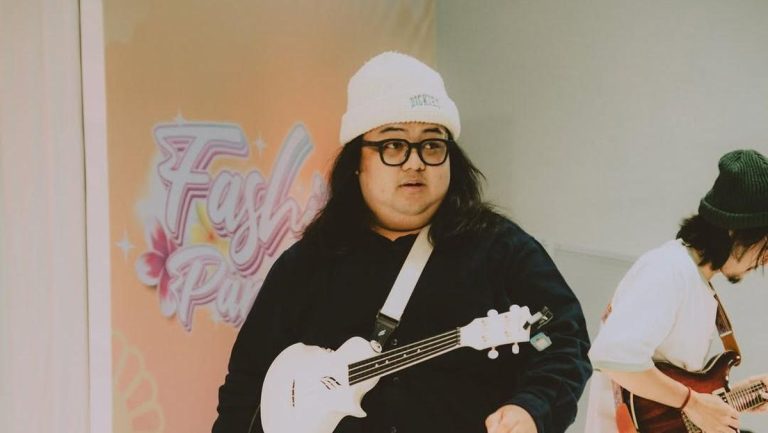 Gustiwiw Meninggal Dunia, Ini Deretan Lagu Populer Miliknya yang Paling Ikonik