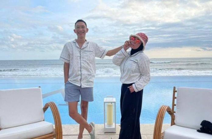 Melly Goeslaw Anto Hoed