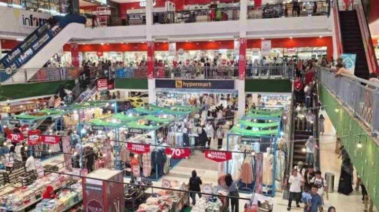 Arti Rojali dan Rohana, Sindiran Lucu yang Serius dari Pusat Perbelanjaan