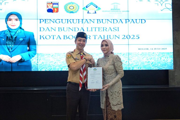 Yantie Rachim Dikukuhkan sebagai Bunda PAUD dan Bunda Literasi Kota Bogor 2025–2030