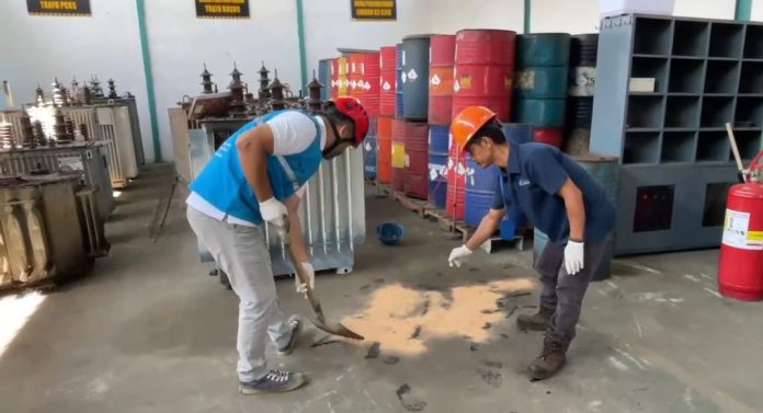 Momen Hari Lingkungan Hidup, PLN UP3 Bogor Lakukan Simulasi Penanganan Ceceran Limbah dan P3K