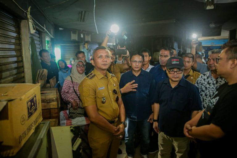 Jenal Mutaqin Tawarkan Solusi untuk Pedagang Pasar Kebon Kembang