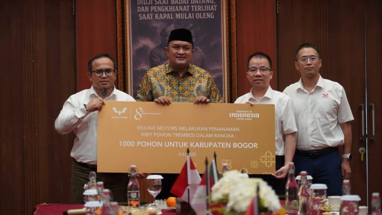 Terima 1.000 Bibit Pohon, Bupati Bogor Apresiasi Kontribus Dunia Usaha Dalam Upaya Penghijauan