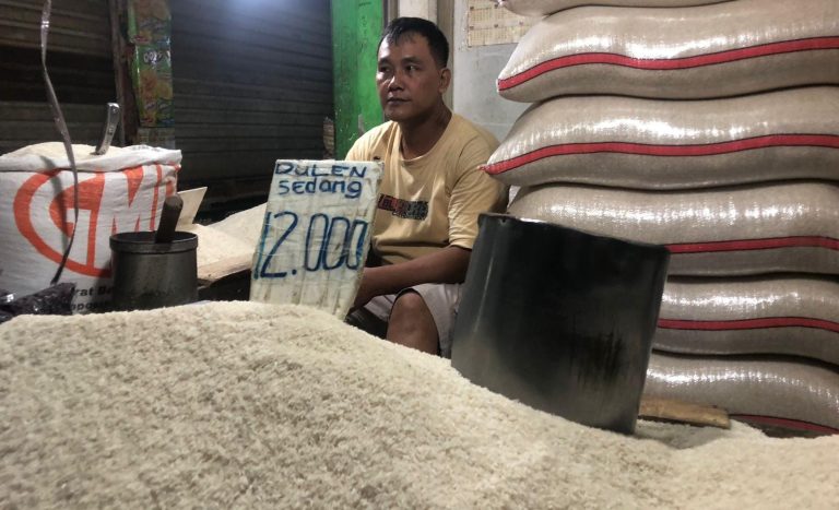 Marak Kasus Beras Oplosan, Pedagang Pastikan Kualitas Beras di Pasar Cibinong Aman 