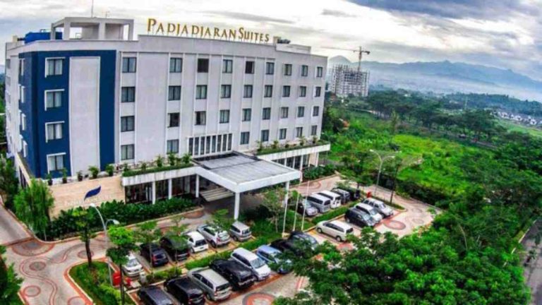 Padjadjaran Suites Resort & Convention Hotel, Hotel Tenang di Tengah Kemewahan Bogor