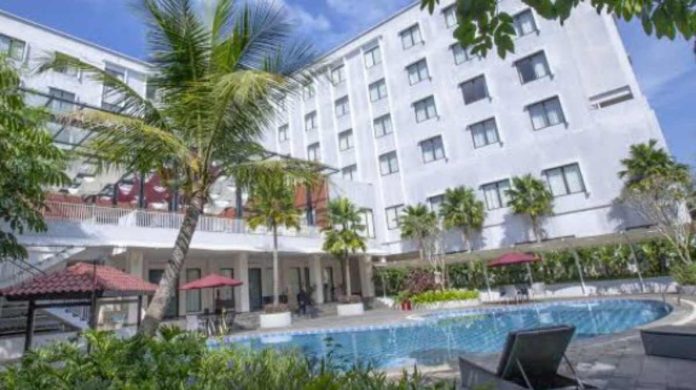 Staycation Seru di Padjadjaran Suites Resort & Convention, Hotel di Kaki Gunung Salak
