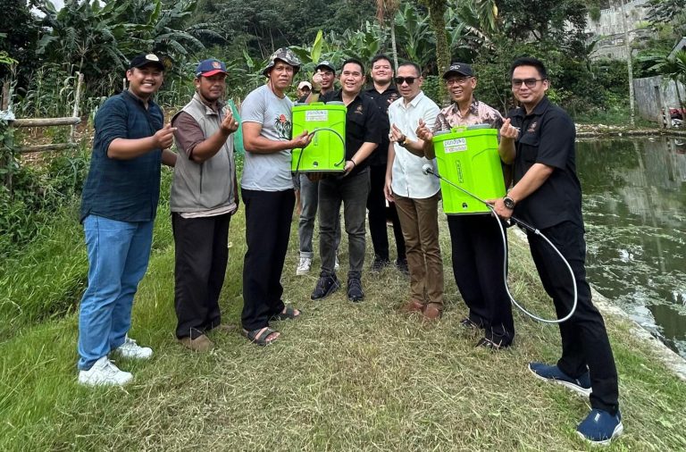 Kolaborasi Pemuda Tani Kota Bogor dan DPRD Berikan Alat Mesin Pertanian di Bogor Selatan