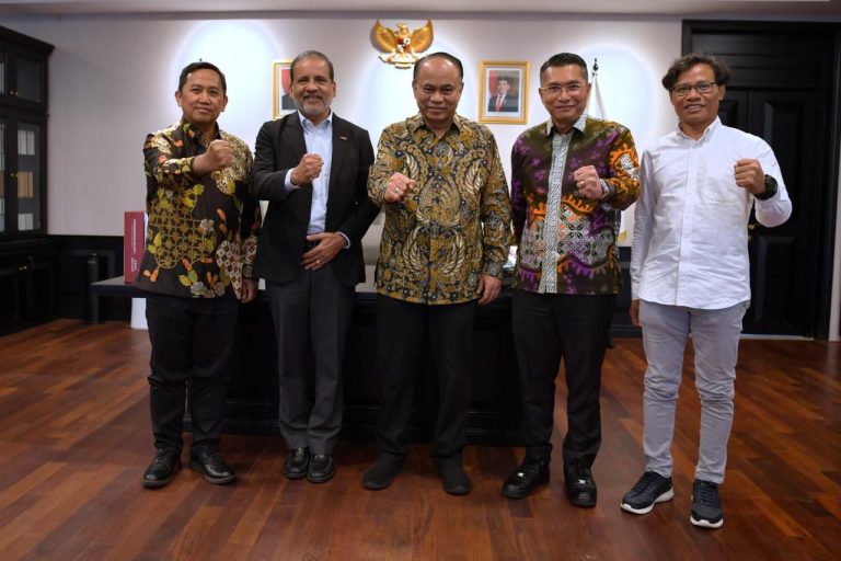 Menkop Yakini Kopdes/Kel Merah Putih Perangi Kemiskinan, Pembangunan Berkelanjutan, dan Berkelas Dunia