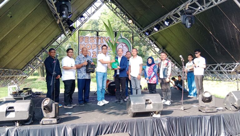 Festival Kopyor 2025 Resmi Dibuka, Wali Kota Dedie Rachim Siapkan Bogor Jadi City of Gastronomy