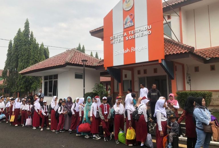 Sekolah Rakyat di Cibinong Resmi Dibuka, Wali Murid Sambut Antusias Hari Pertama