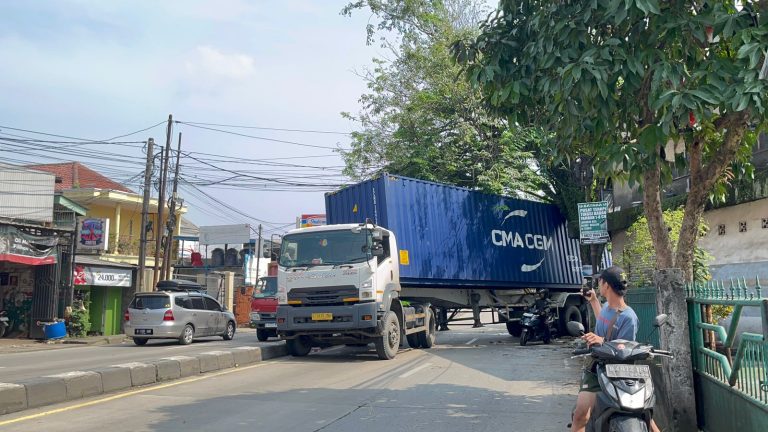 Jalan Raya Kemang-Parung