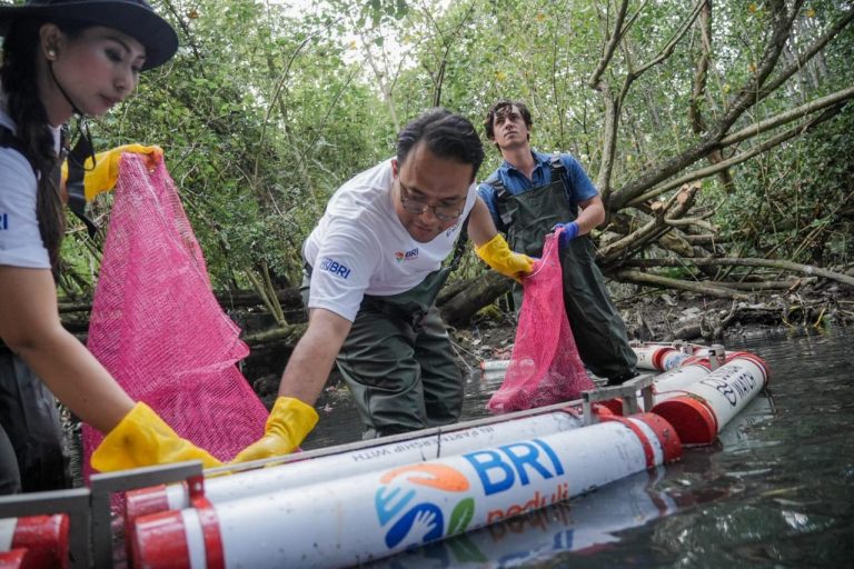Peringati Hari Sungai Nasional, BRI Jaga Ekosistem Lewat Bersih-Bersih Sungai dan Kesadaran Pengelolaan Sampah