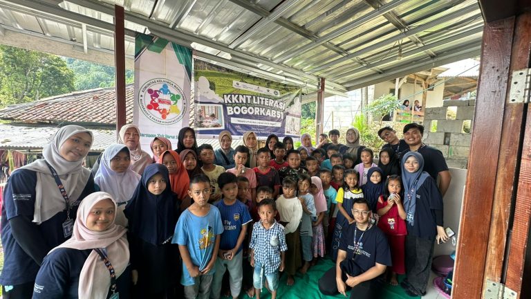 Terobosan Baru di Desa Purasari, Tim KKNT IPB BOGORKAB51 dan TBM Kokema Luncurkan Program Terpadu Literasi dan Edukasi Lingkungan