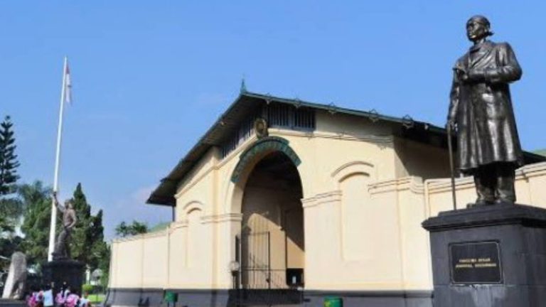 7+ Tempat Bersejarah di Bogor yang Wajib Dikunjungi Saat Libur HUT RI