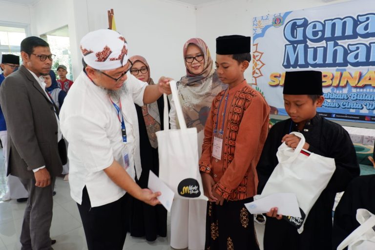Semarak Gema Muharram SMP Bina Insani, dari Lomba Dai Cilik sampai Santunan Yatim