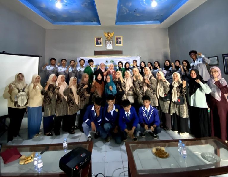 Mahasiswa Institut Ummul Quro Al Islami Resmi Laksanakan KKM di Desa Sadeng Kolot: Wujud Nyata Pengimplementasian Tri Dharma Perguruan Tinggi