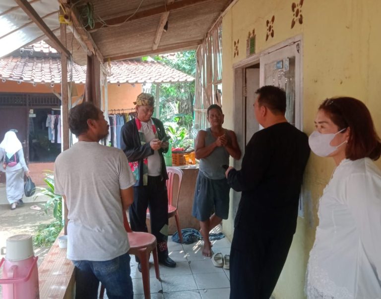 Camat Tanah Sareal Salurkan Bantuan Sembako untuk Korban Rumah Rusak