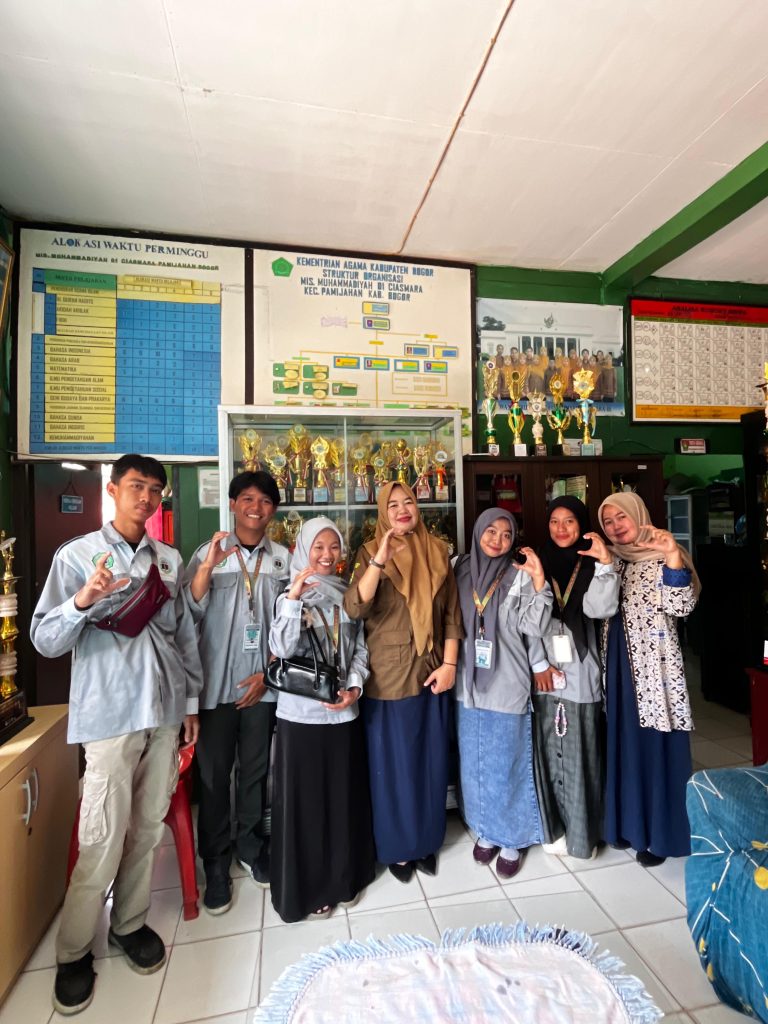 KKM 03 Ciasmara Jalin Silaturahmi dengan Tokoh Masyarakat dan Gelar Pengajian Anak