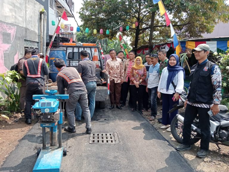 Infrastruktur Jadi Prioritas, Camat Tanah Sareal Tinjau Proyek Pengaspalan