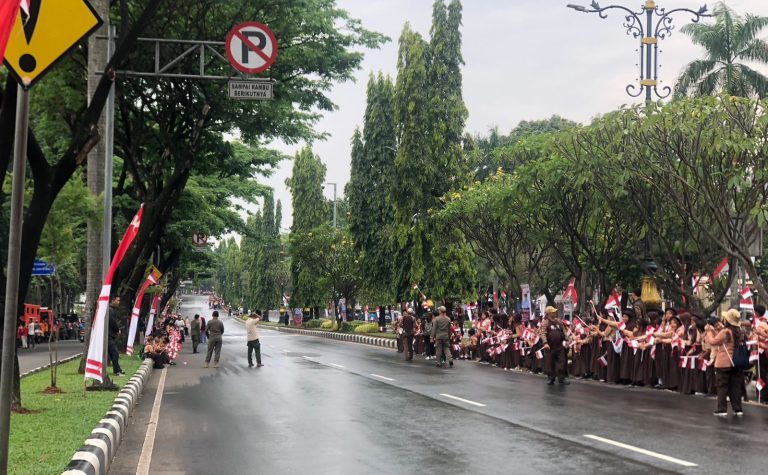 Ada Kirab Bendera Merah Putih, Satlantas Polres Bogor Berlakukan Rekayasa Lalu Lintas di Jalan Tegar Beriman