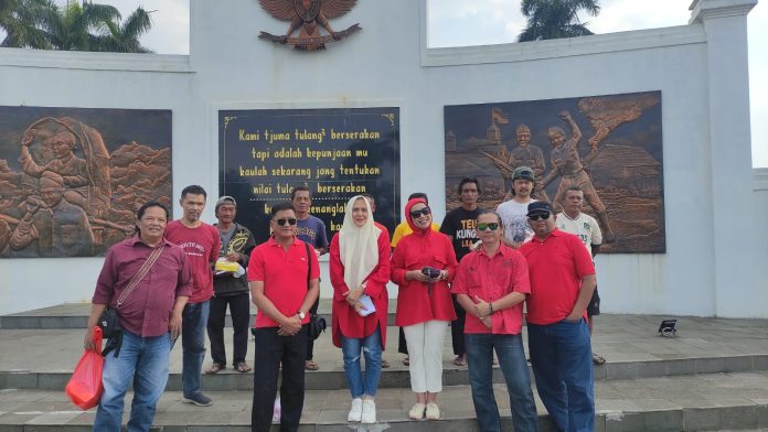 Rute Jumat Berkah Bogor Berbagi dengan Penggali Makam dan Pejuang Nafkah di Hari Kemerdekaan