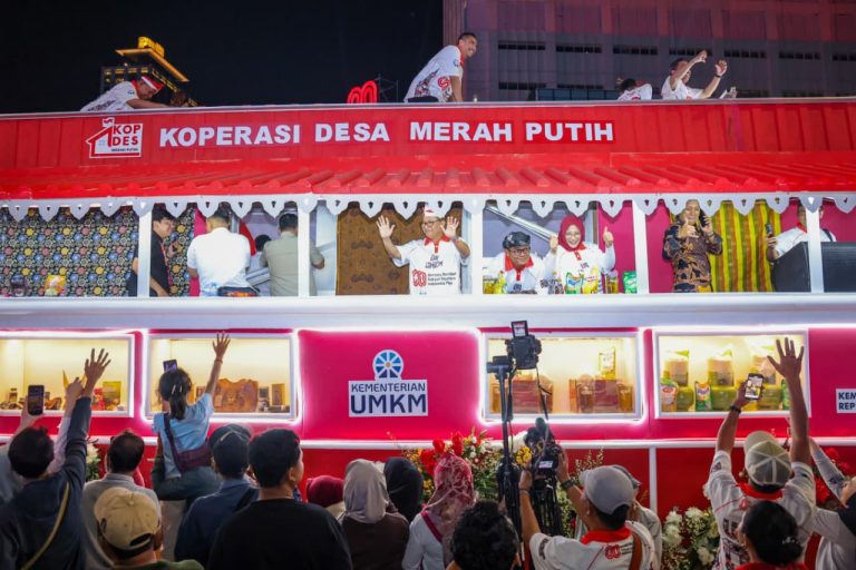 Momen Menteri Maman Ajak UMKM Melesat Lewat Karnaval HUT Ke-80 RI