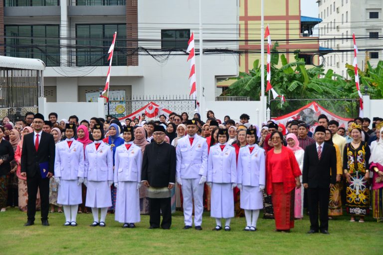 Sejumlah WNI dari Indonesia dan Mahasiswa KKNI UIKA Rayakan HUT Kemerdekaan RI di Songkhla Thailand 