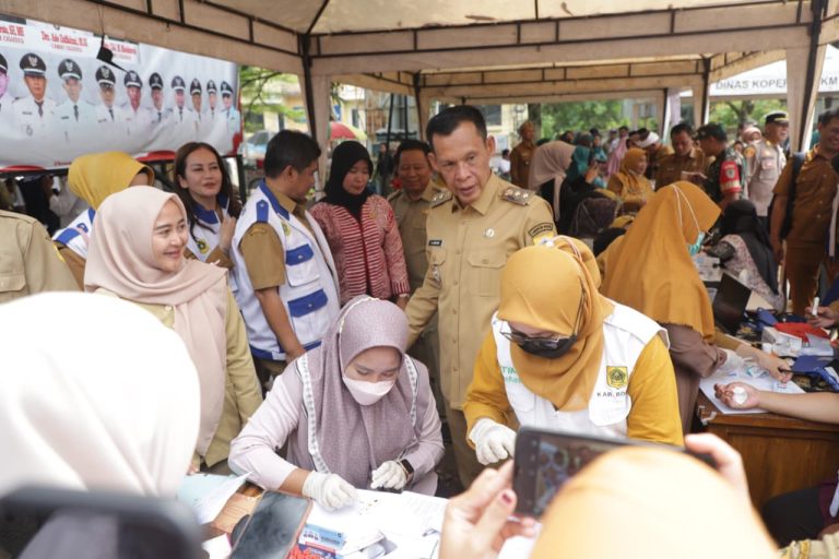 Dihadiri Wabup Bogor, Gebyar HUT RI di Kecamatan Cigudeg Diisi Bazar hingga Khitanan Massal