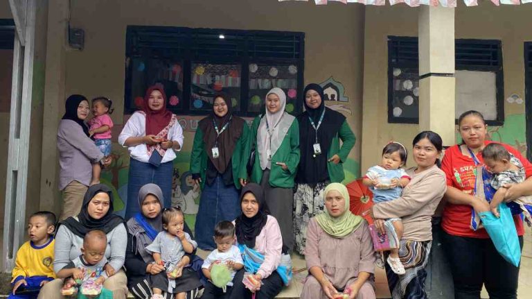 Mahasiswa IUQI dan Posyandu Gelatik Gencarkan Pencegahan Stunting di Tenjolaya