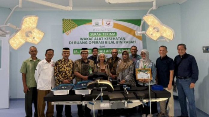 Serah Terima Wakaf Alat Kesehatan untuk RS Islam Bogor dari Ibu Ir. Hj. Sri Endah Agustina, MS