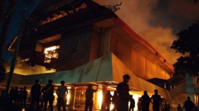 Kebakaran Gedung DPRD Makassar, 3 Orang Meninggal 5 Luka