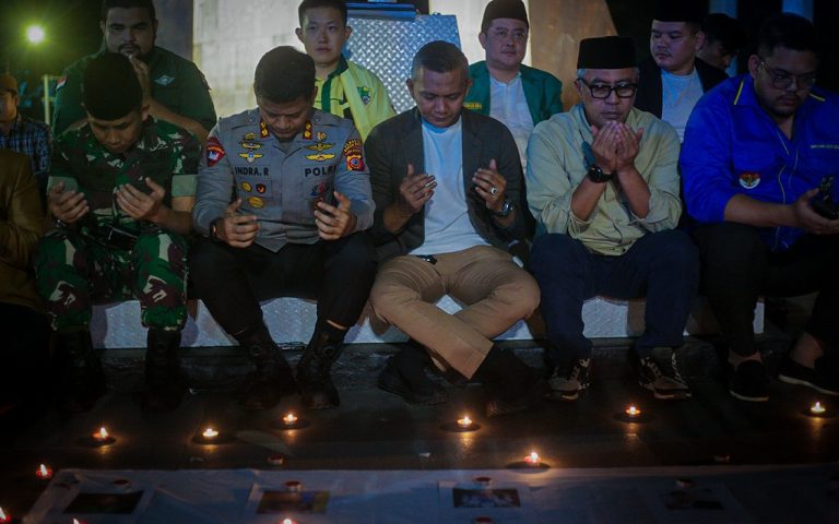 Doa Bersama di Tugu Kujang