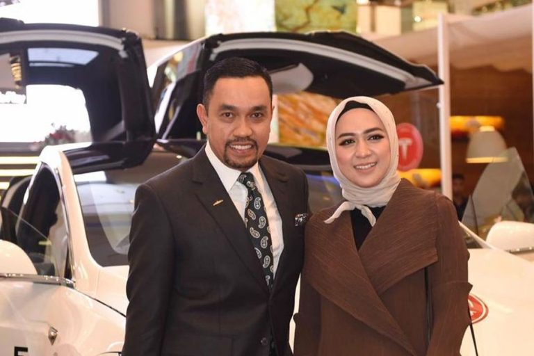 istri Ahmad Sahroni