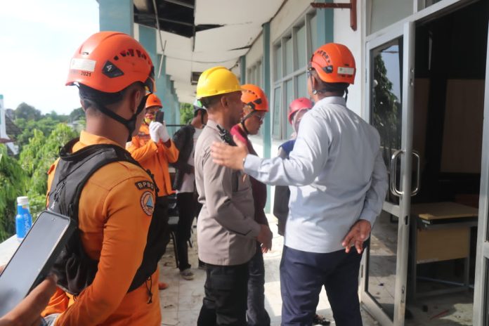 Pasca Ambruk Atap Bangunan SMKN 1 Cileungsi, Bupati Bogor Pastikan Para Siswa Dapat Penanganan Optimal