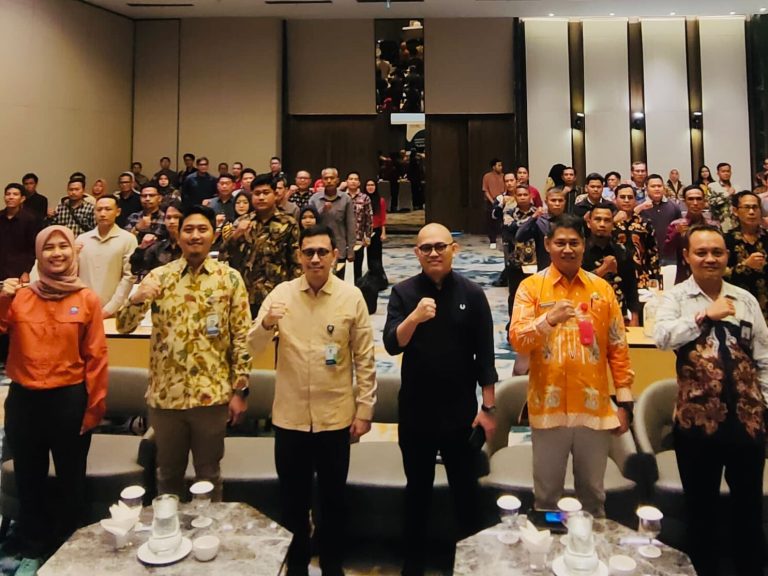Kemenkop Dorong Hilirisasi Sawit Melalui Koperasi Sekunder Merah Putih