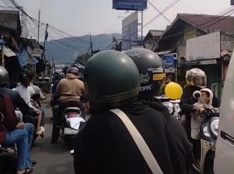 Jalan Pasar Ciampea