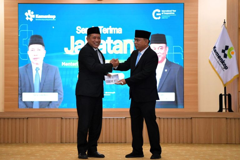 Sertijab Menkop, Ferry: Kita Akselerasi Pembangunan Koperasi Menjadi Lebih Baik dan Maju