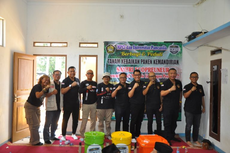 MPCI dan Universitas Pancasila Tanamkan Jiwa EcoPreneur pada Santri di Ponpes Darul Hawariyyin