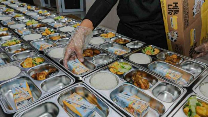BGN Perketat Standar MBG: Ahli Gizi dan Relawan Wajib Cicipi Makanan Sebelum Dibagikan