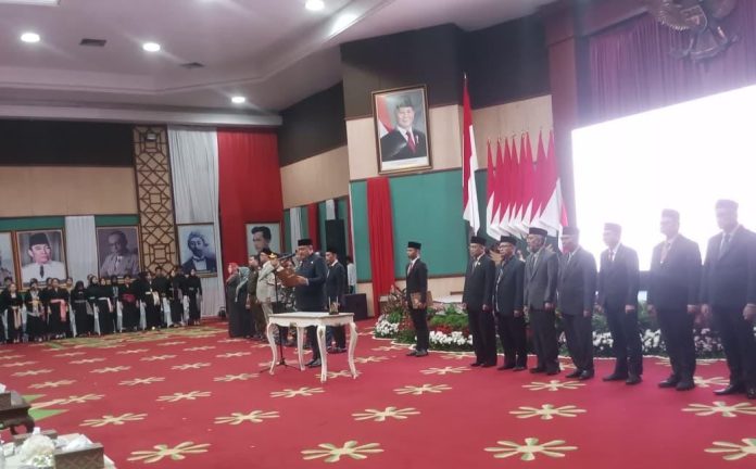 Bupati Bogor Lantik 247 PPPK, 4 PNS, dan 47 Pejabat Baru di Cibinong