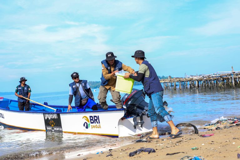 BRI Peduli Salurkan Perahu Literasi, Dorong Peningkatan Kualitas Pendidikan di Wilayah Pesisir Tolitoli