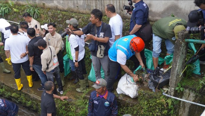 PLN UP3 Bogor Berperan Aktif dalam Festival Pembersihan Sungai Ciliwung: Wujud Nyata Kepedulian terhadap Lingkungan