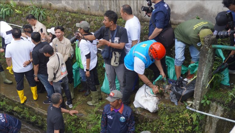 PLN UP3 Bogor Berperan Aktif dalam Festival Pembersihan Sungai Ciliwung: Wujud Nyata Kepedulian terhadap Lingkungan