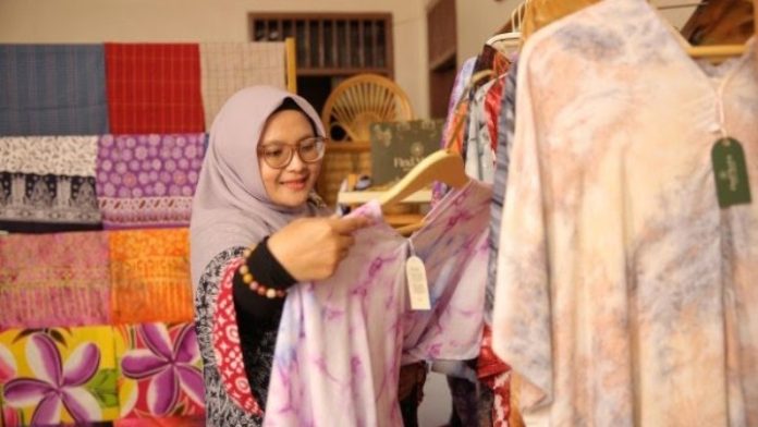 Mengubah Daster Jadi Fashion Elegan, UMKM Binaan BRI “Findmeera” Buktikan Perempuan Bisa Berdaya dari Rumah