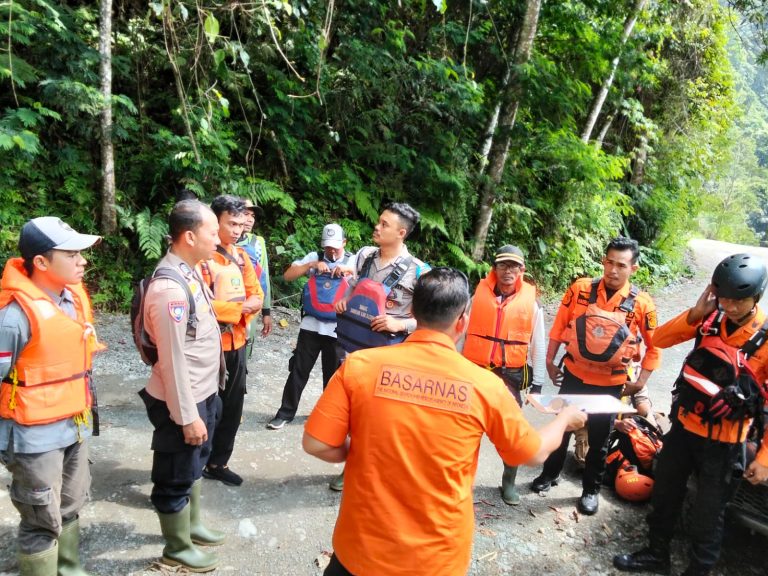 Hingga Pencarian Hari ke-5, Tim SAR Gabungan Masih Belum Temukan Pria yang Hilang di Sungai Cikaniki Bogor 
