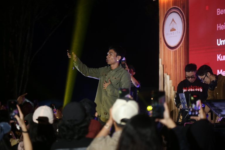 Ngopi 24 Jam Dengan View Dua Gunung, Bisa Sekalian Camping Hanya di Pandita Coffee and Camp Bogor