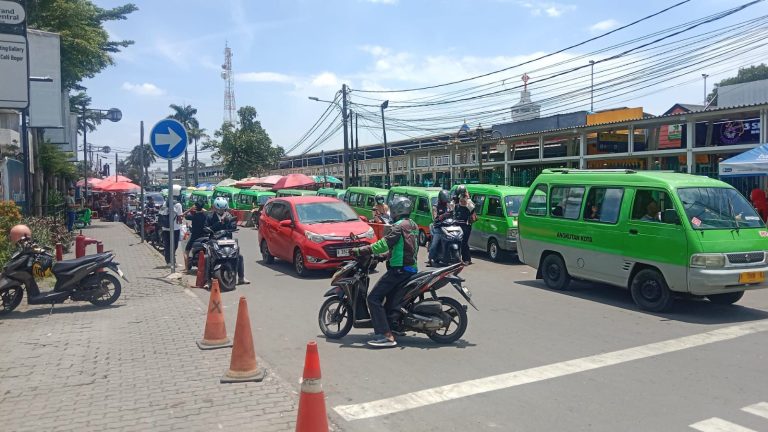 Penataan Mayor Oking Bogor Menuai Sorotan, PKL Protes karena Lapak Digusur