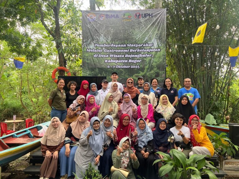 UPH Dorong Pemberdayaan Masyarakat Desa Wisata Bojongkulur Lewat Paket Wisata dan Gastronomi Berkelanjutan